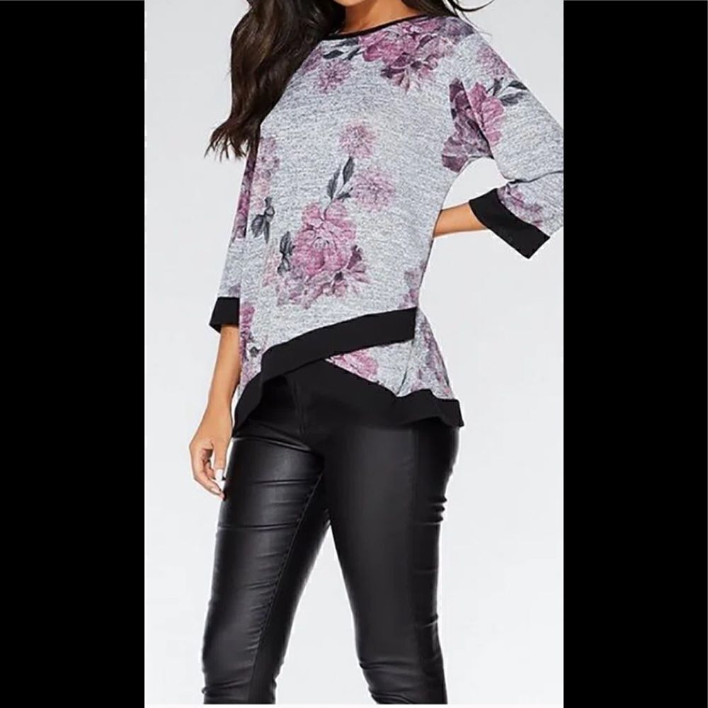 NWT Purple floral asymmetrical three-quarter sleeve top . Vintage casual. Cotton